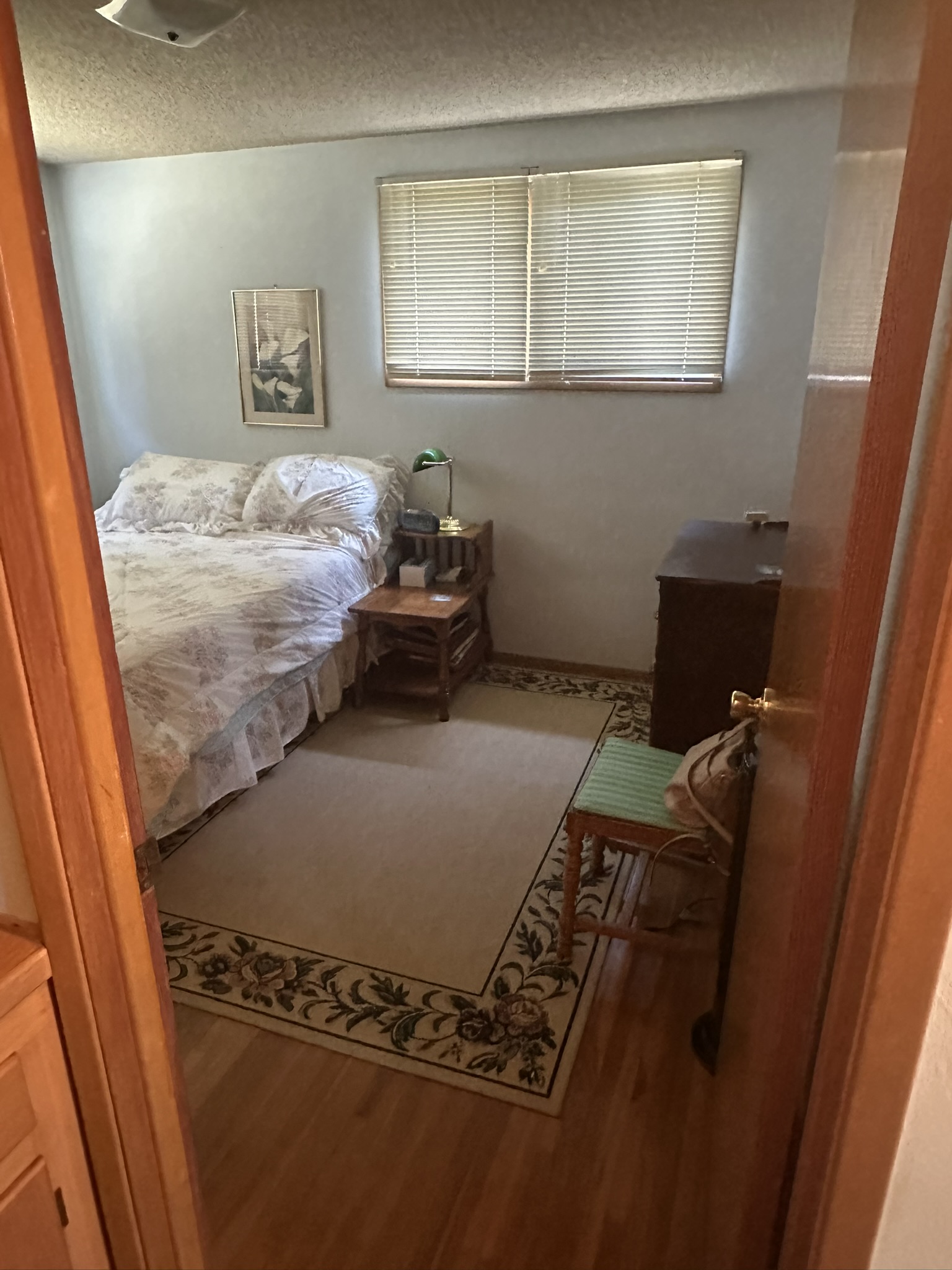 Queen size bed